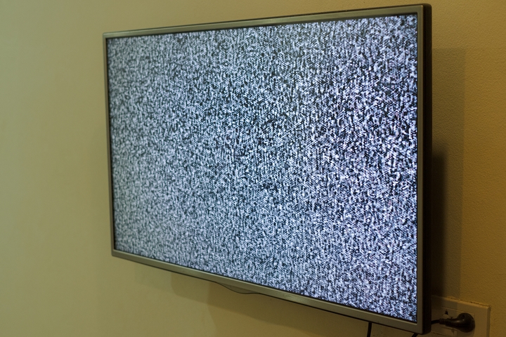 12 Possible Reasons for What Causes TV to Flicker
